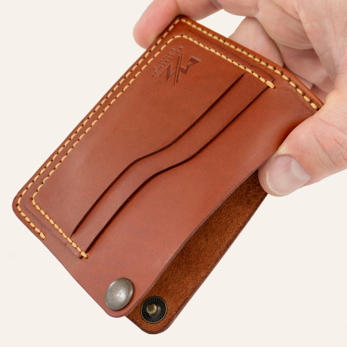 MZ Leather Craft köşe çıtçıtlı ters cüzdan kiremit Buttero deri, el ile tutulan açık köşe çıtçıtlı görünüm, iç bölme ve işlevsel tasarım sunumu