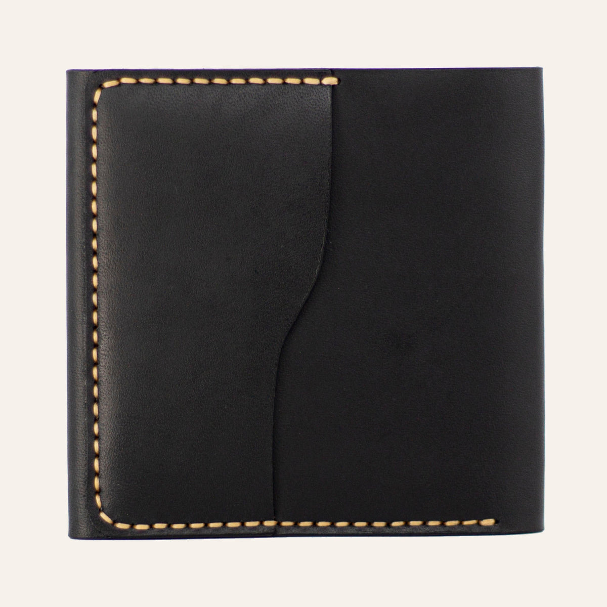 MZ Leather Craft çift çıtçıtlı dil kapaklı siyah Buttero deri cüzdan arka görünüm, kontrast sarı el dikişli pratik dış kart bölmesi