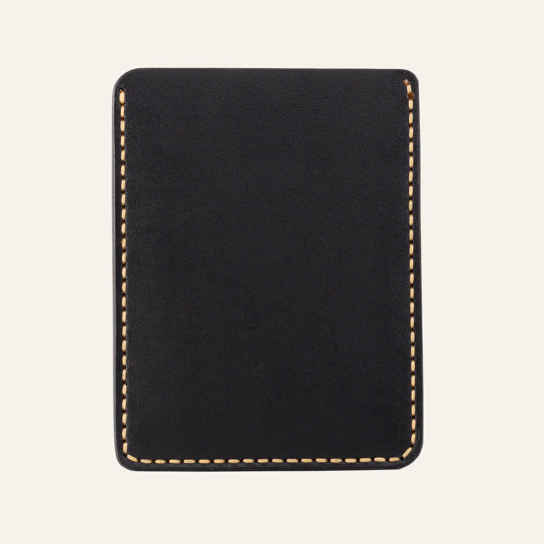 MZ Leather Craft dikey minimalist siyah Buttero deri kartlık, pürüzsüz sürekli deri paneli ve çevreleyen sarı el dikişlerini gösteren arka görünüm