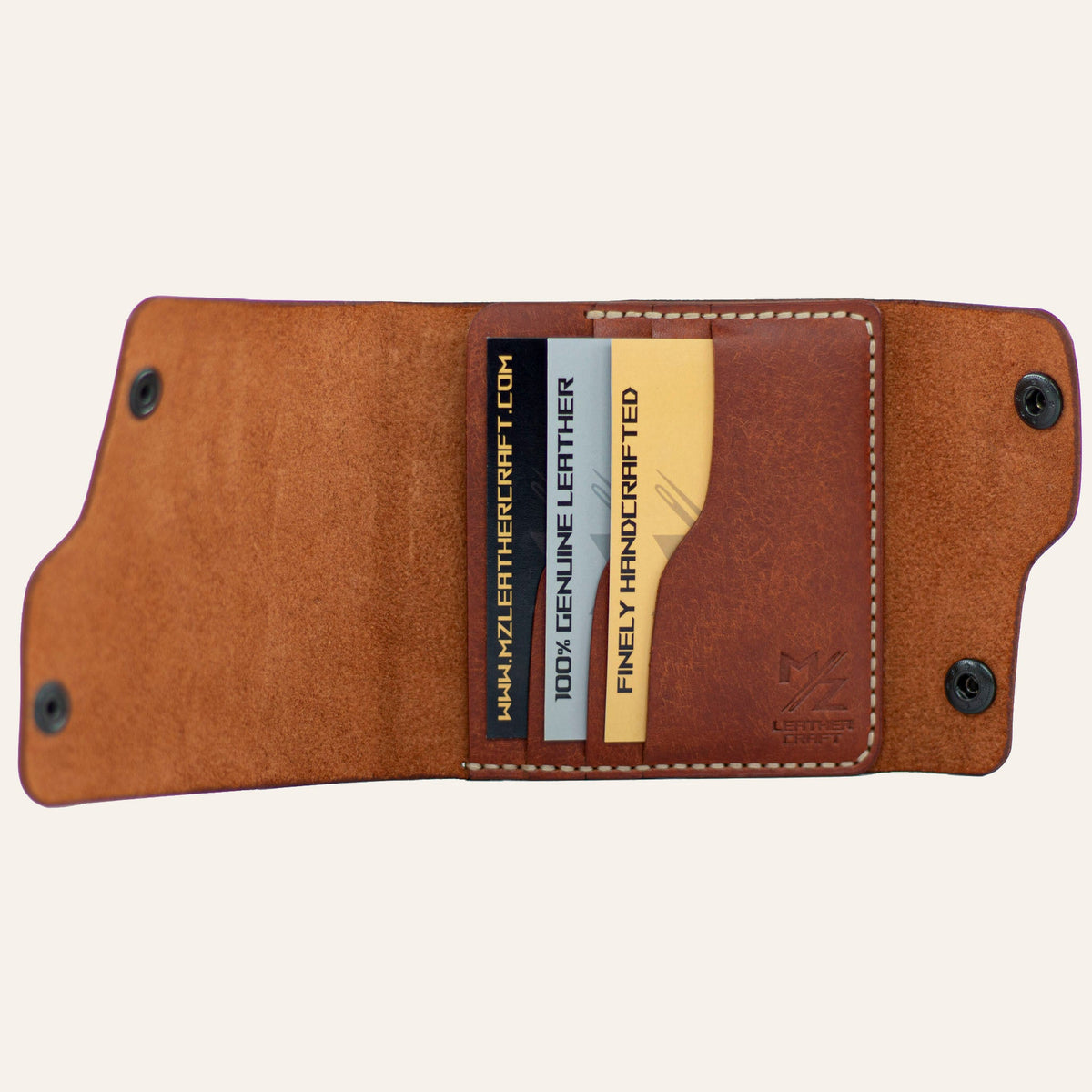 MZ Leather Craft açık dil kapaklı kiremit Pueblo deri cüzdan iç görünüm, dikey kart yuvaları, tanıtım kartları, kabartmalı MZ logosu ve kontrast açık gri saraç dikişleri