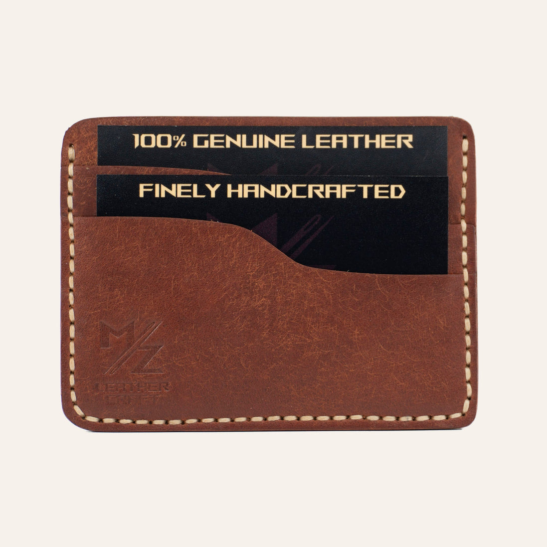 MZ Leather Craft yatay minimalist kiremit Pueblo deri kartlık, kartlarla dolu önden görünüm, açık gri el dikişleri ve sol alt köşede kabartmalı MZ logosu