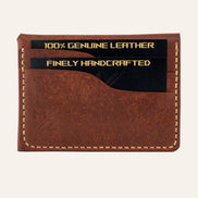 MZ Leather Craft çift çıtçıtlı kapaklı minimalist kiremit Pueblo deri cüzdan dolu arka görünüm, tanıtım kartları yerleştirilmiş iki adet kart yuvası, açık gri el dikişleri ve MZ logosu