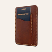 MZ Leather Craft dikey minimalist kiremit Pueblo deri kartlık, kartlarla dolu hafif açılı sağ profil görünümü, dikiş kalitesi ve belirgin Pueblo deri dokusu