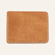 MZ Leather Craft yatay minimalist natürel Pueblo deri kartlık, temiz arka paneli ve çevreleyen açık gri el dikişlerini gösteren arka görünüm
