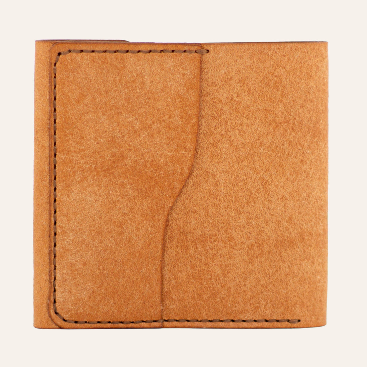MZ Leather Craft çift çıtçıtlı dil kapaklı natürel Pueblo deri cüzdan arka görünüm, kontrast kahverengi el dikişli pratik dış kart bölmesi