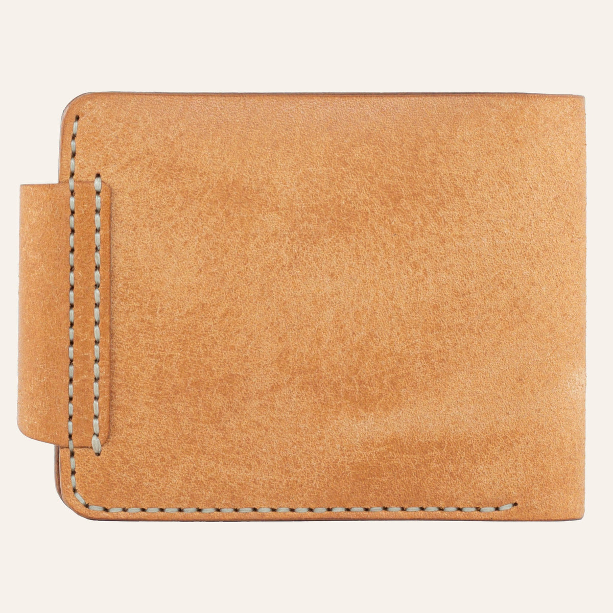 MZ Leather Craft çıtçıtlı natürel Pueblo deri klasik erkek cüzdanı arka görünüm, kapama dili bağlantısı ve kontrast açık gri el dikişi detayları