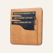 MZ Leather Craft natürel Pueblo deri ters cüzdan, kartlarla dolu hafif açılı sağ profil görünümü, kahverengi el dikişi kalitesi ve belirgin Pueblo deri dokusu