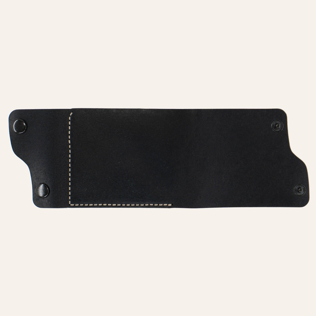 MZ Leather Craft tamamen açılmış dil kapaklı kompakt siyah Pueblo deri cüzdan, düz dış görünüm, L şeklinde açık gri el dikişi ve asimetrik gövde formu