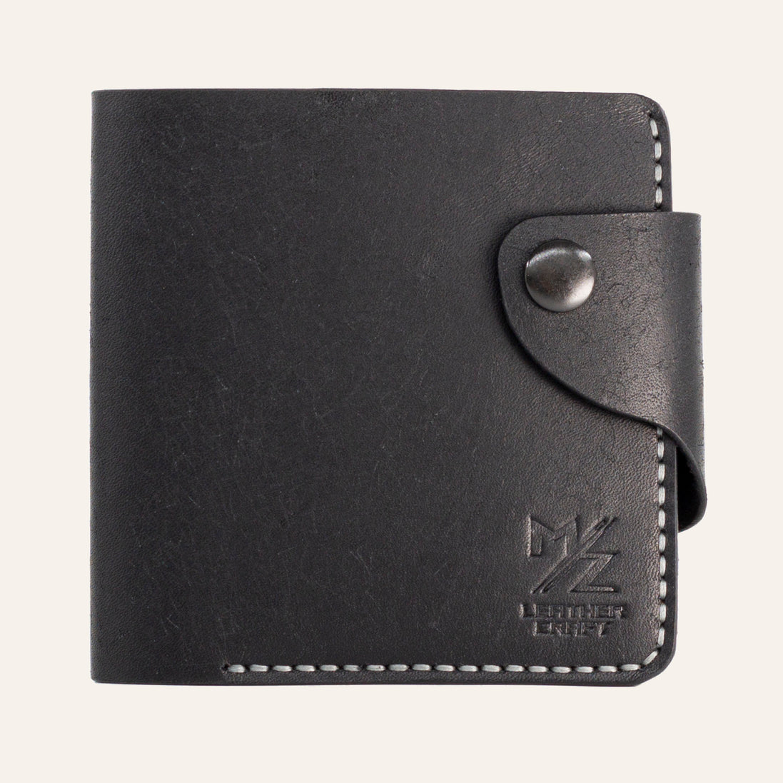 MZ Leather Craft çıtçıtlı yatay siyah Pueblo deri klasik erkek cüzdanı, kapalı önden görünüm ve kontrast gri el dikişi detayları