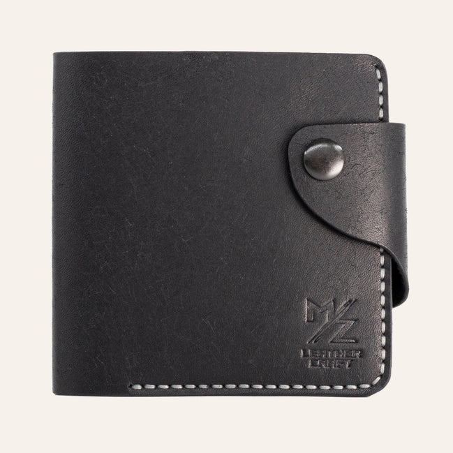 MZ Leather Craft çıtçıtlı yatay siyah Pueblo deri klasik erkek cüzdanı, kapalı önden görünüm ve kontrast gri el dikişi detayları