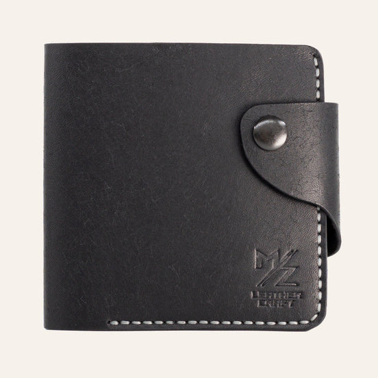 MZ Leather Craft çıtçıtlı yatay siyah Pueblo deri klasik erkek cüzdanı, kapalı önden görünüm ve kontrast gri el dikişi detayları
