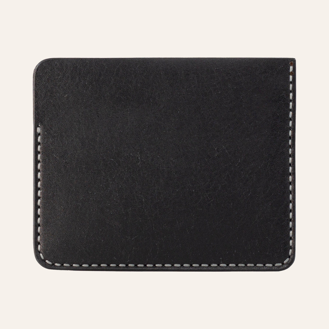 MZ Leather Craft siyah Pueblo deri ters cüzdan, kesintisiz düz deri paneli ve çevreleyen gri el dikişlerini gösteren arka görünüm