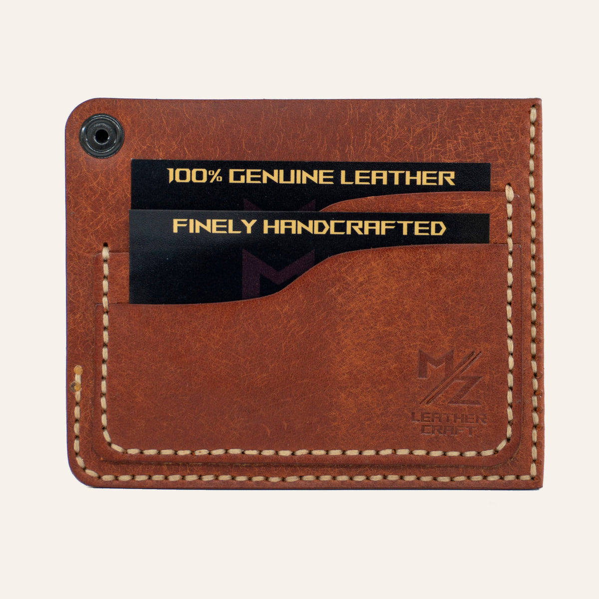 MZ Leather Craft köşe çıtçıtlı ters cüzdan kiremit Pueblo deri arka yüz görünümü, tanıtım kartlarıyla dolu kıvrımlı kart yuvaları ve açık çıtçıt detayı