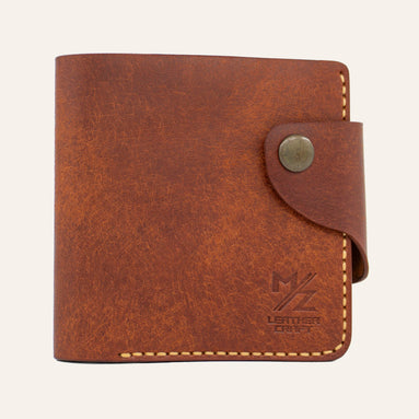 MZ Leather Craft çıtçıtlı yatay kiremit Pueblo deri klasik erkek cüzdanı, kapalı önden görünüm ve kontrast sarı el dikişi detayları